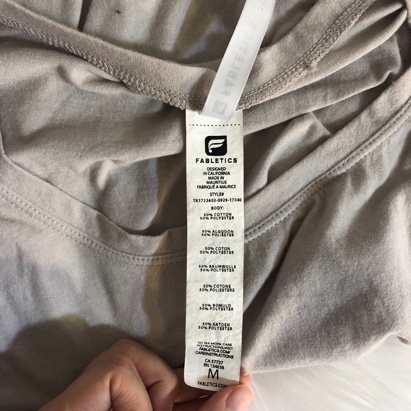 🌿HOST PICK🌿 Fabletics Side Slit Tank - Picture 6 of 6